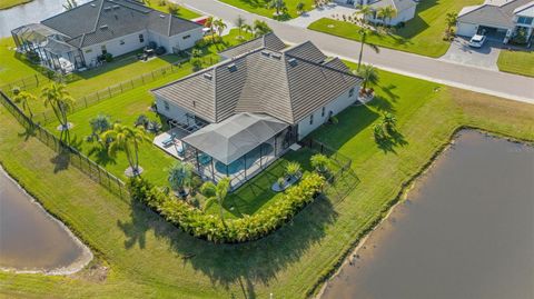 A home in PARRISH