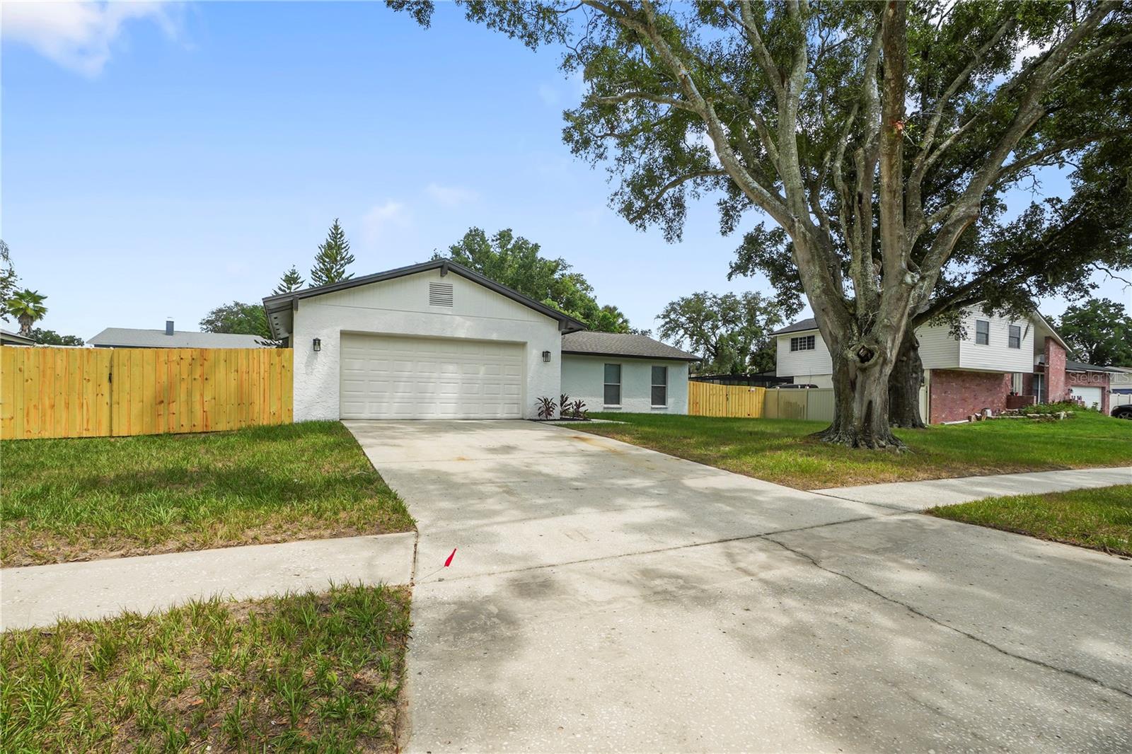 1901 LAKEVIEW DRIVE