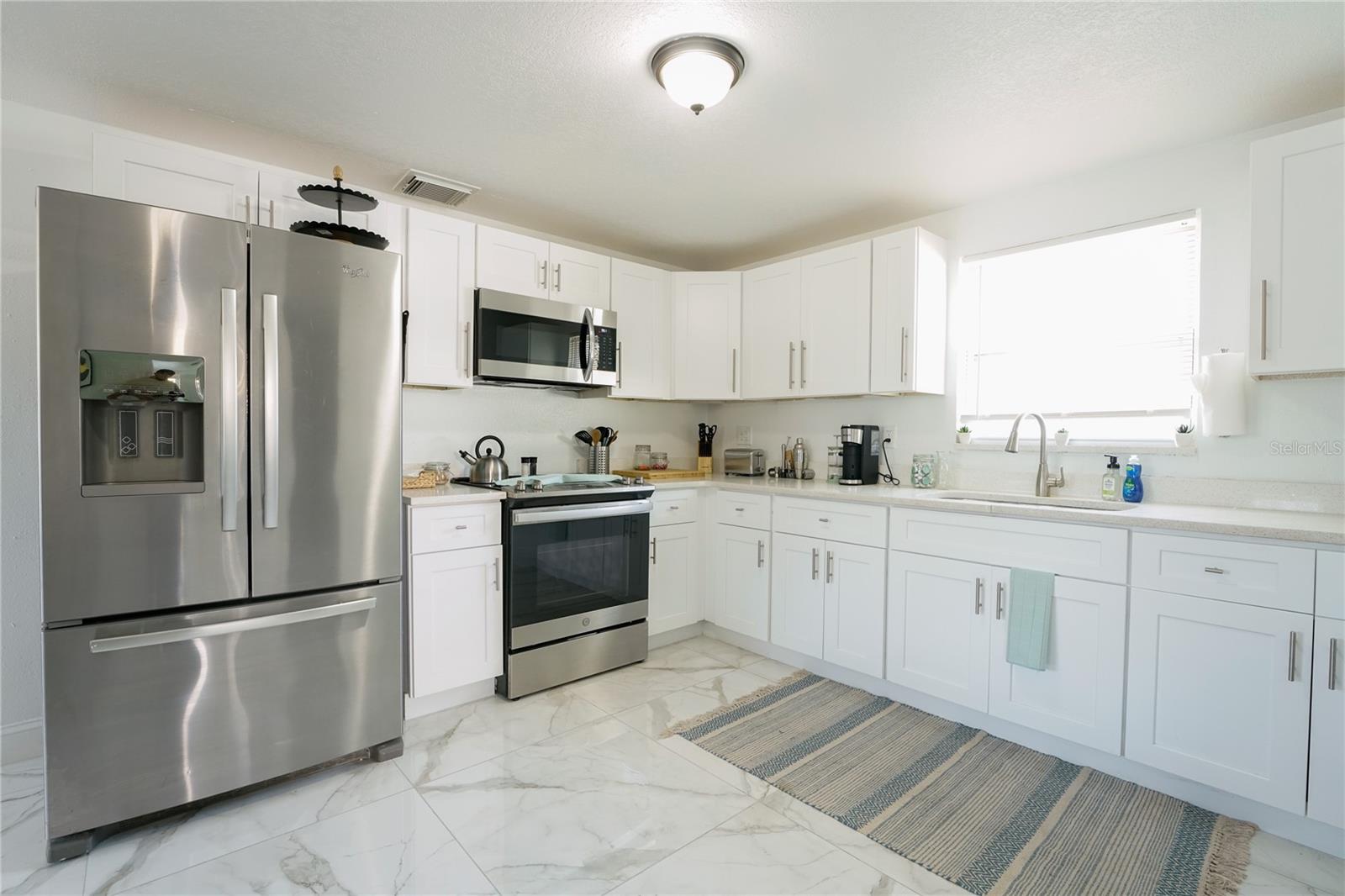 FAIRLAWN PARK MANOR - Residential