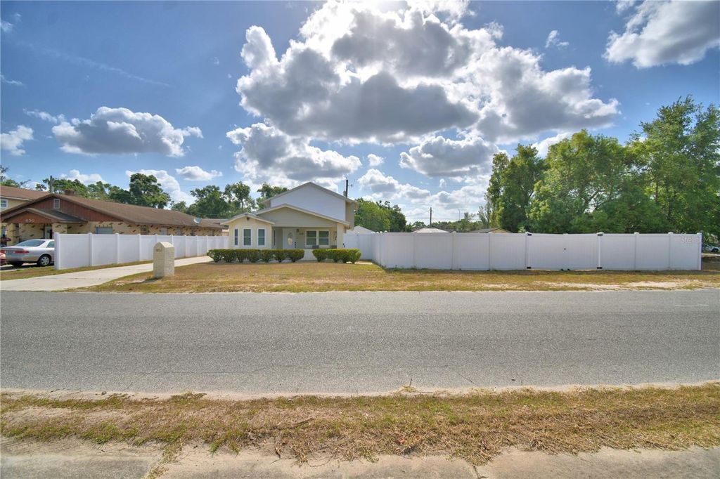 Photo of 640 Waldon Avenue N, Bartow, FL 33830 (MLS # L4952649)