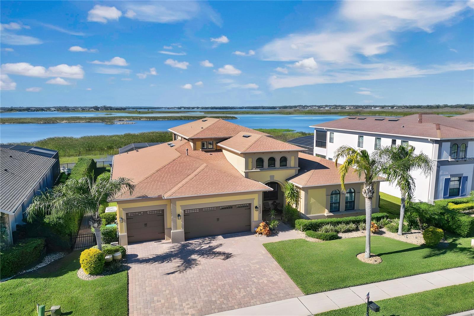 JOHNS LAKE POINTE THE OVERLOOK - Residential