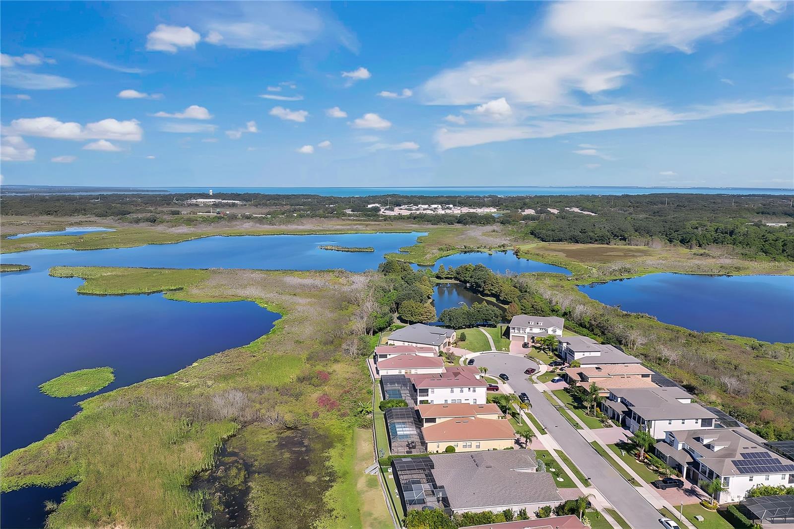 JOHNS LAKE POINTE THE OVERLOOK - Residential