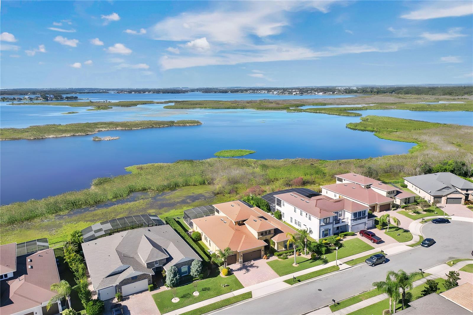 JOHNS LAKE POINTE THE OVERLOOK - Residential