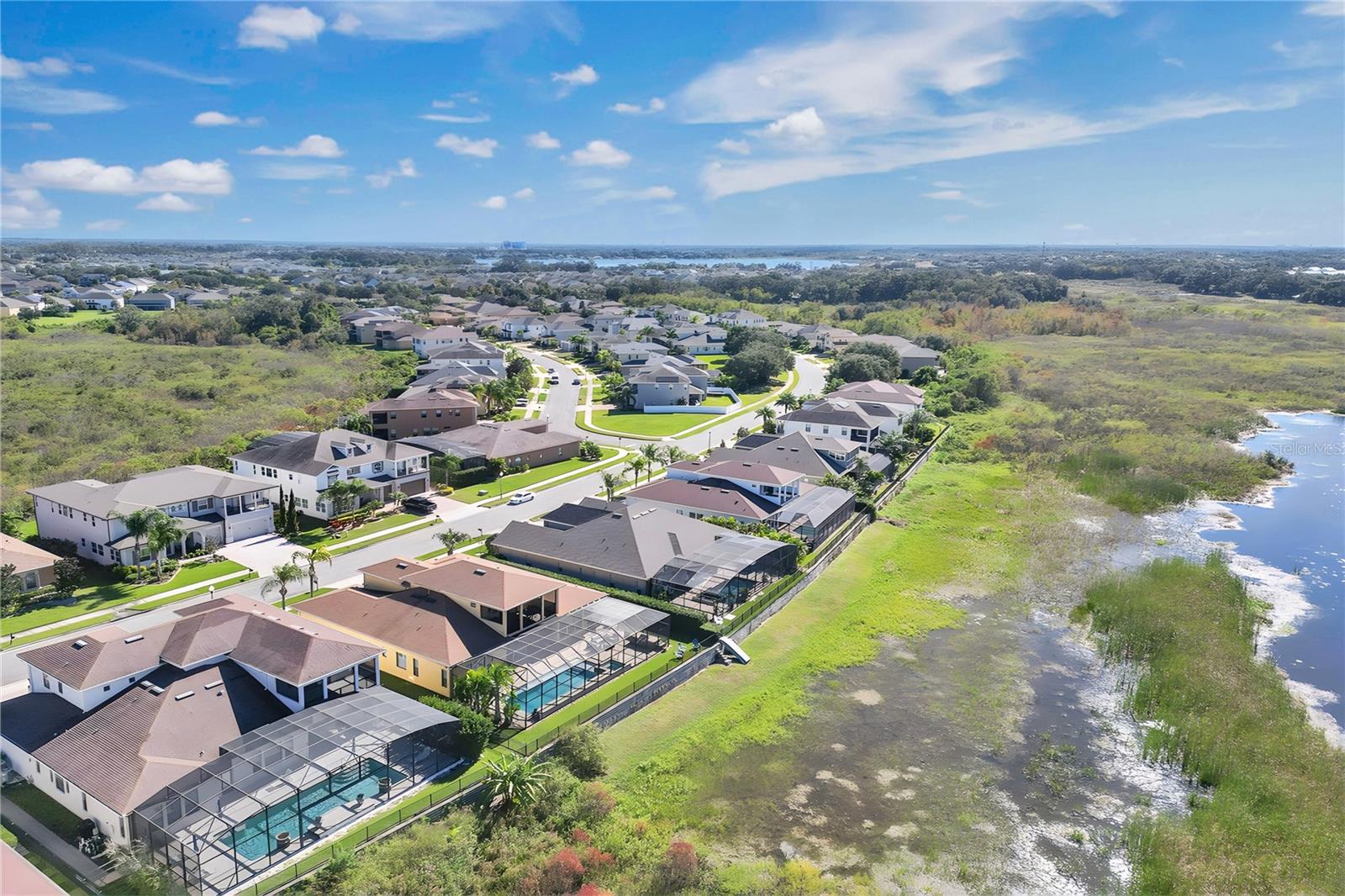 JOHNS LAKE POINTE THE OVERLOOK - Residential