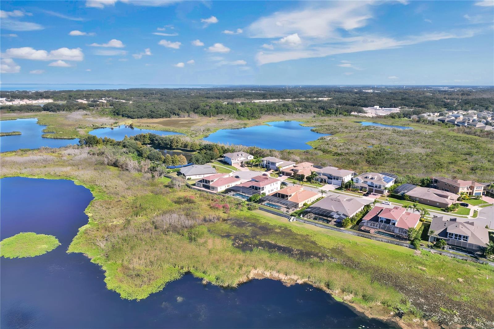 JOHNS LAKE POINTE THE OVERLOOK - Residential