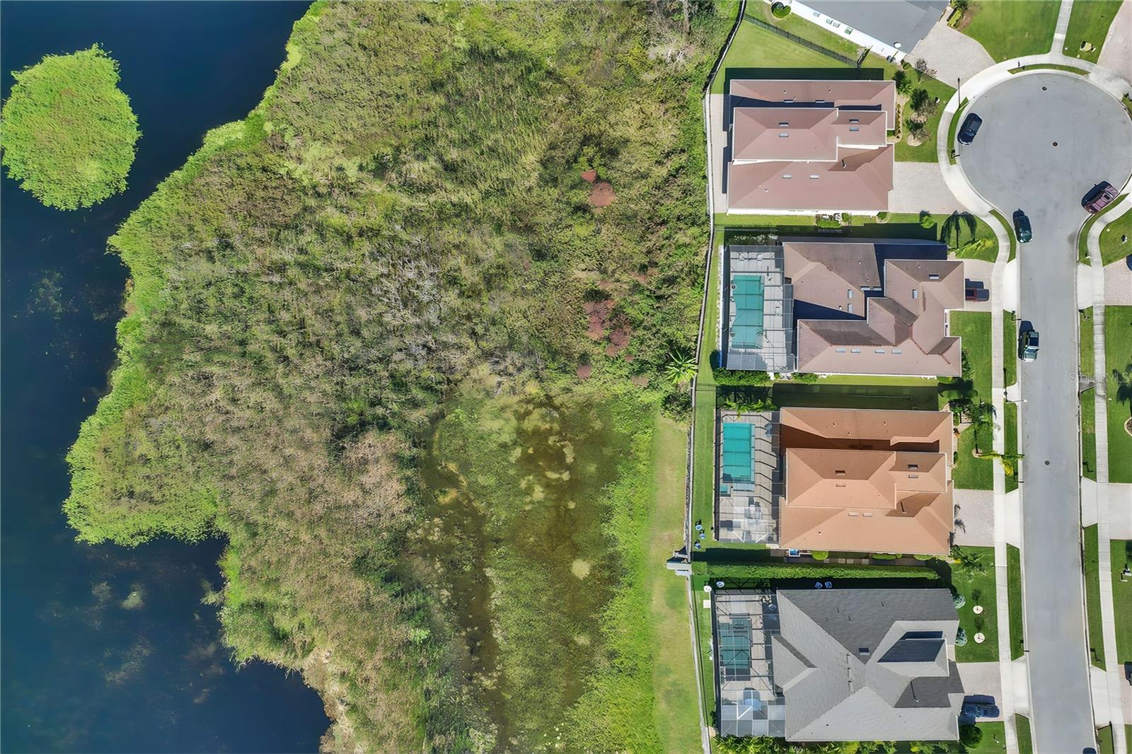 JOHNS LAKE POINTE THE OVERLOOK - Residential