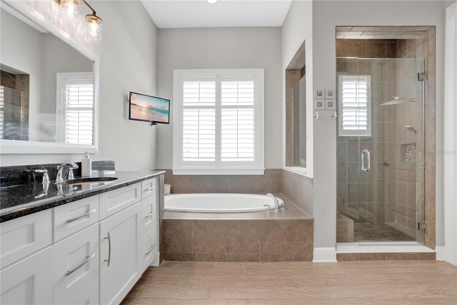 JOHNS LAKE POINTE THE OVERLOOK - Residential