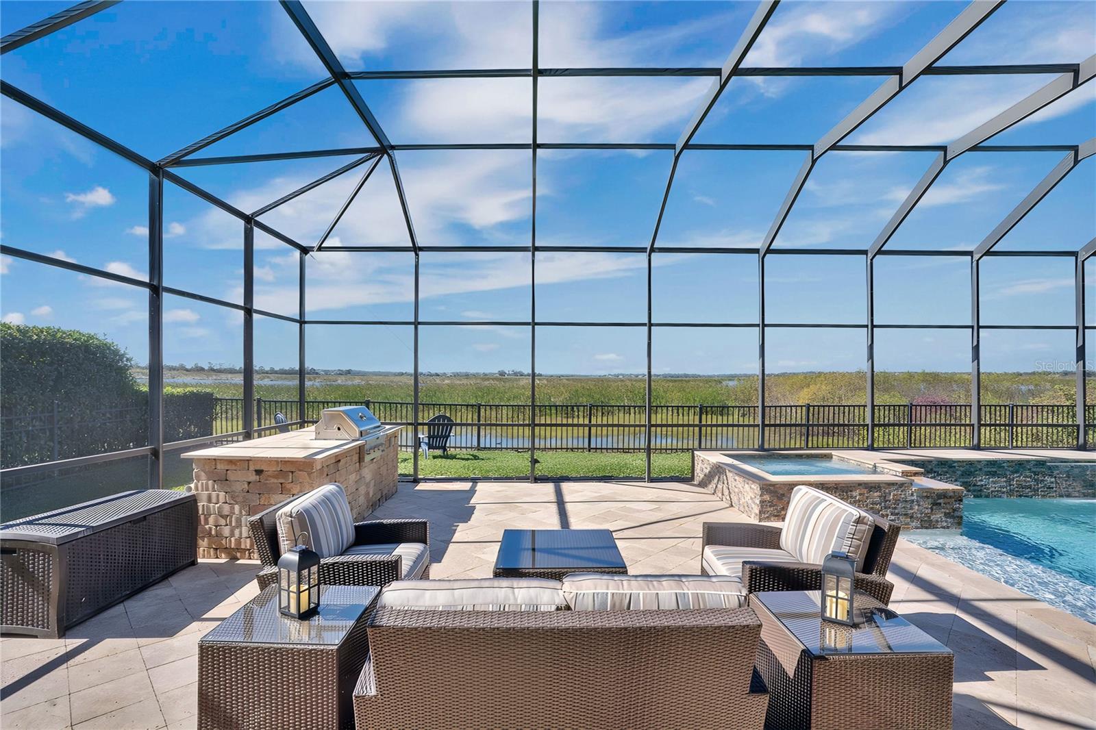 JOHNS LAKE POINTE THE OVERLOOK - Residential