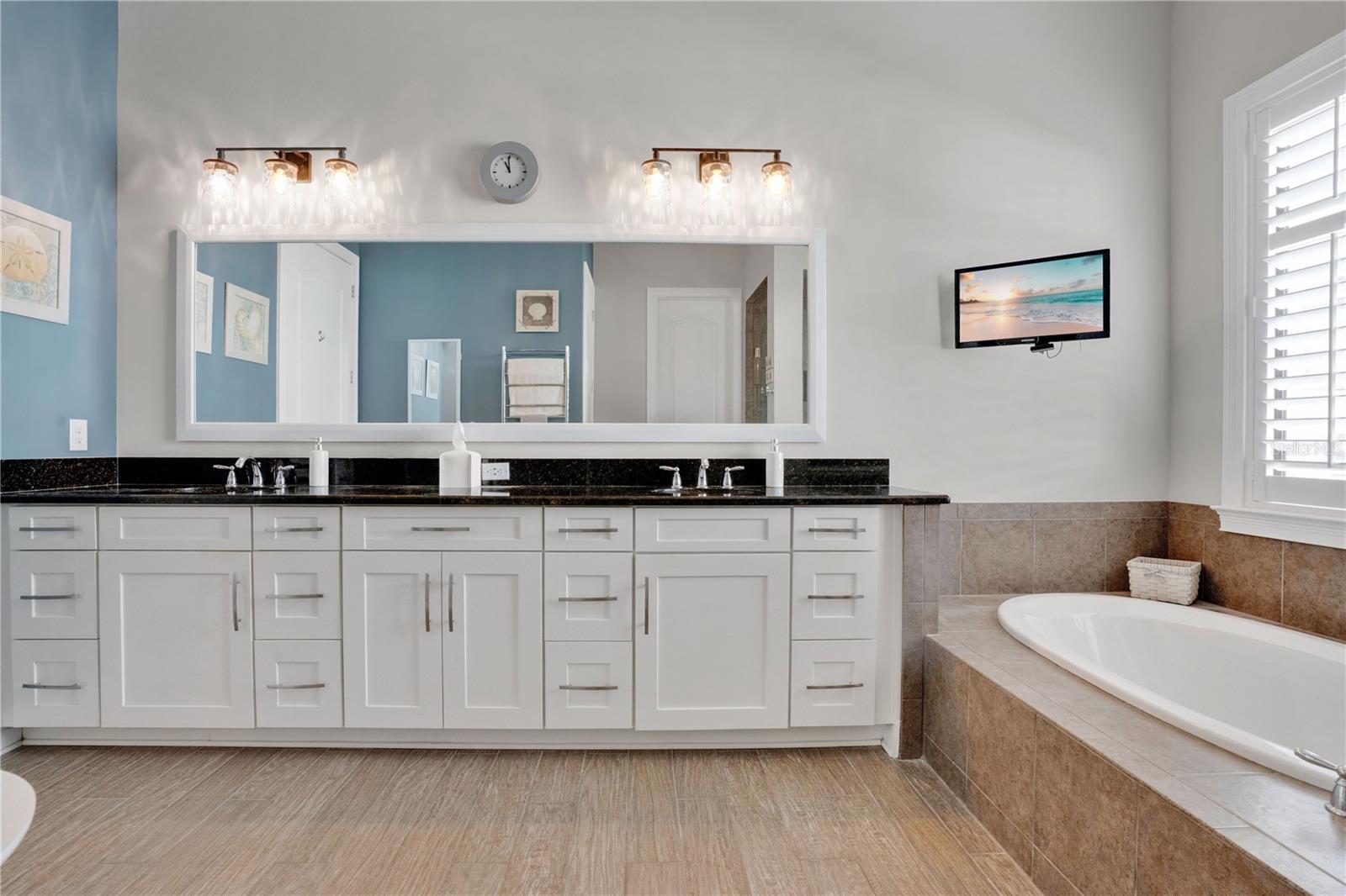 JOHNS LAKE POINTE THE OVERLOOK - Residential