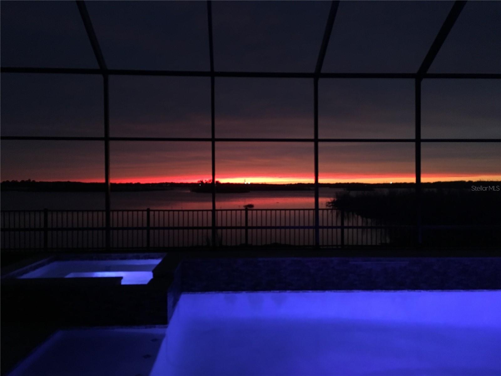 JOHNS LAKE POINTE THE OVERLOOK - Residential