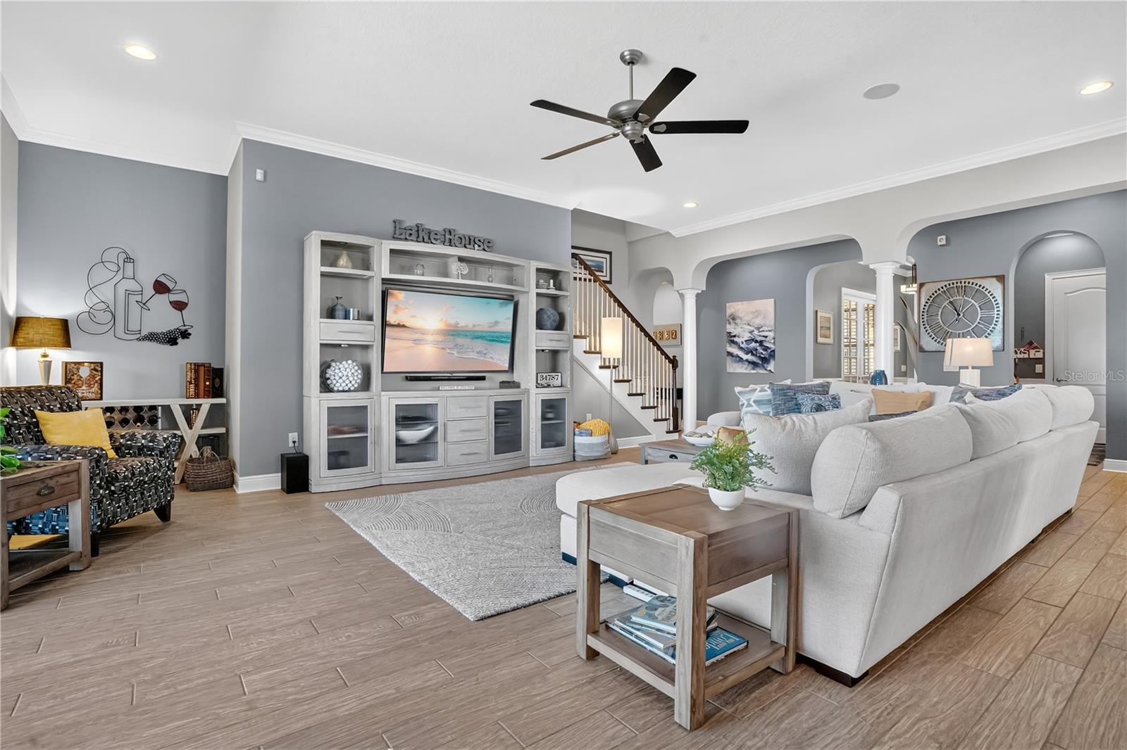 JOHNS LAKE POINTE THE OVERLOOK - Residential