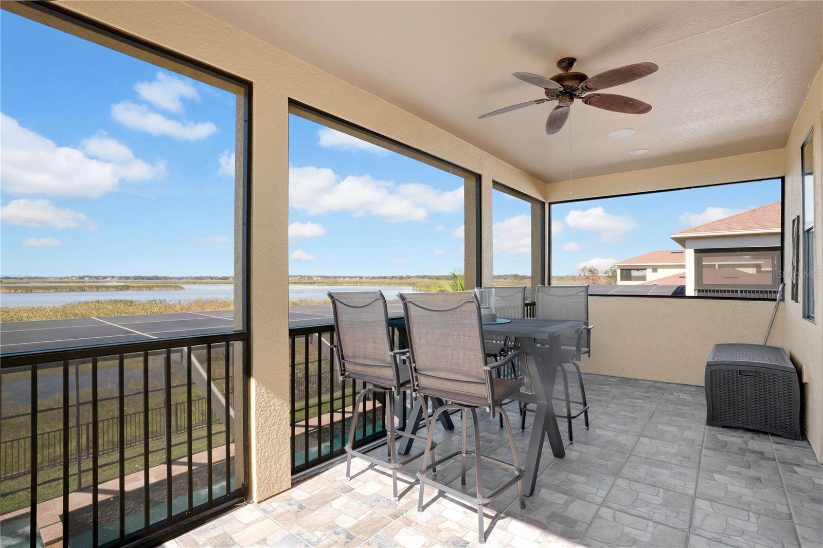 JOHNS LAKE POINTE THE OVERLOOK - Residential