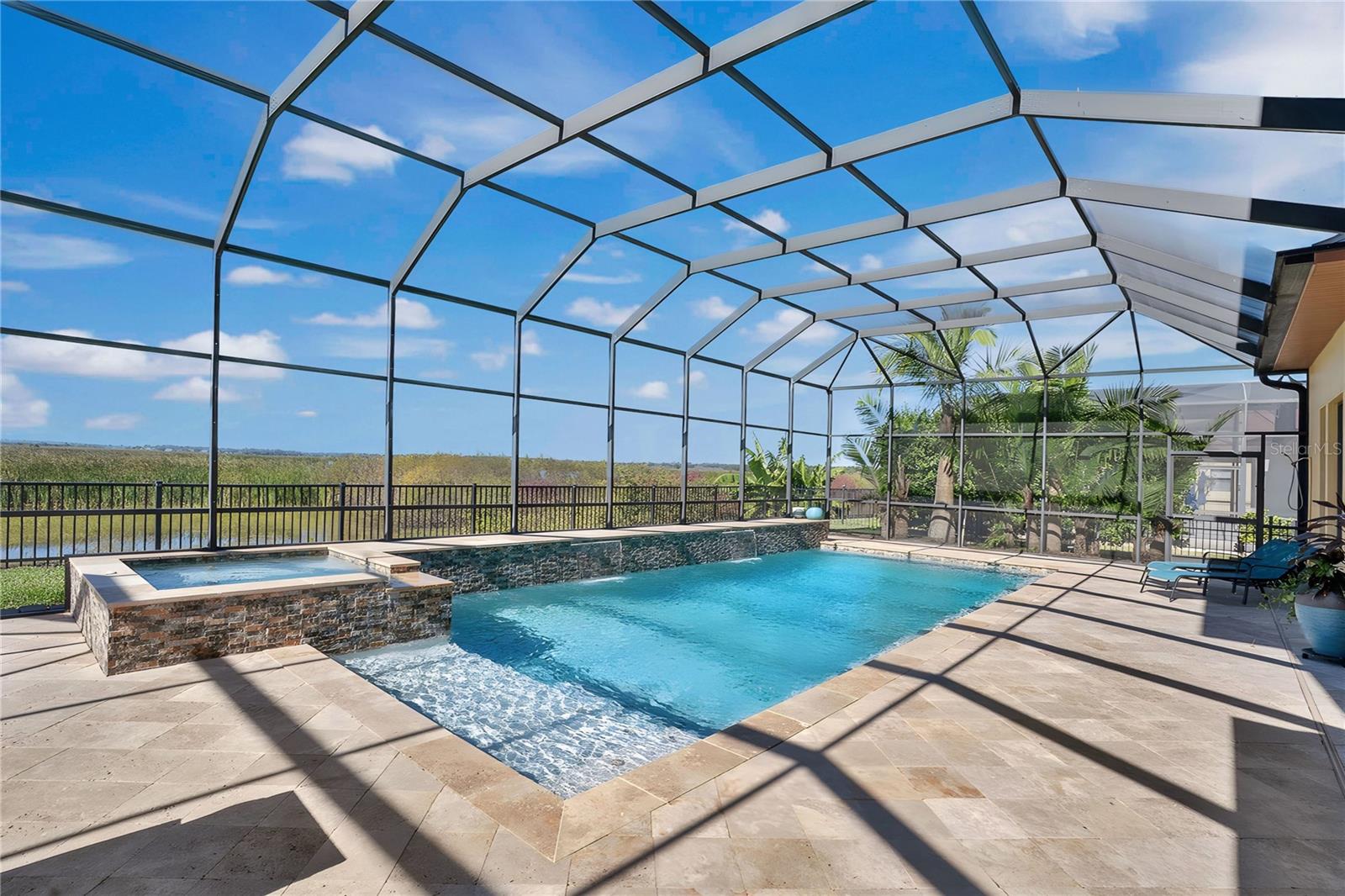 JOHNS LAKE POINTE THE OVERLOOK - Residential