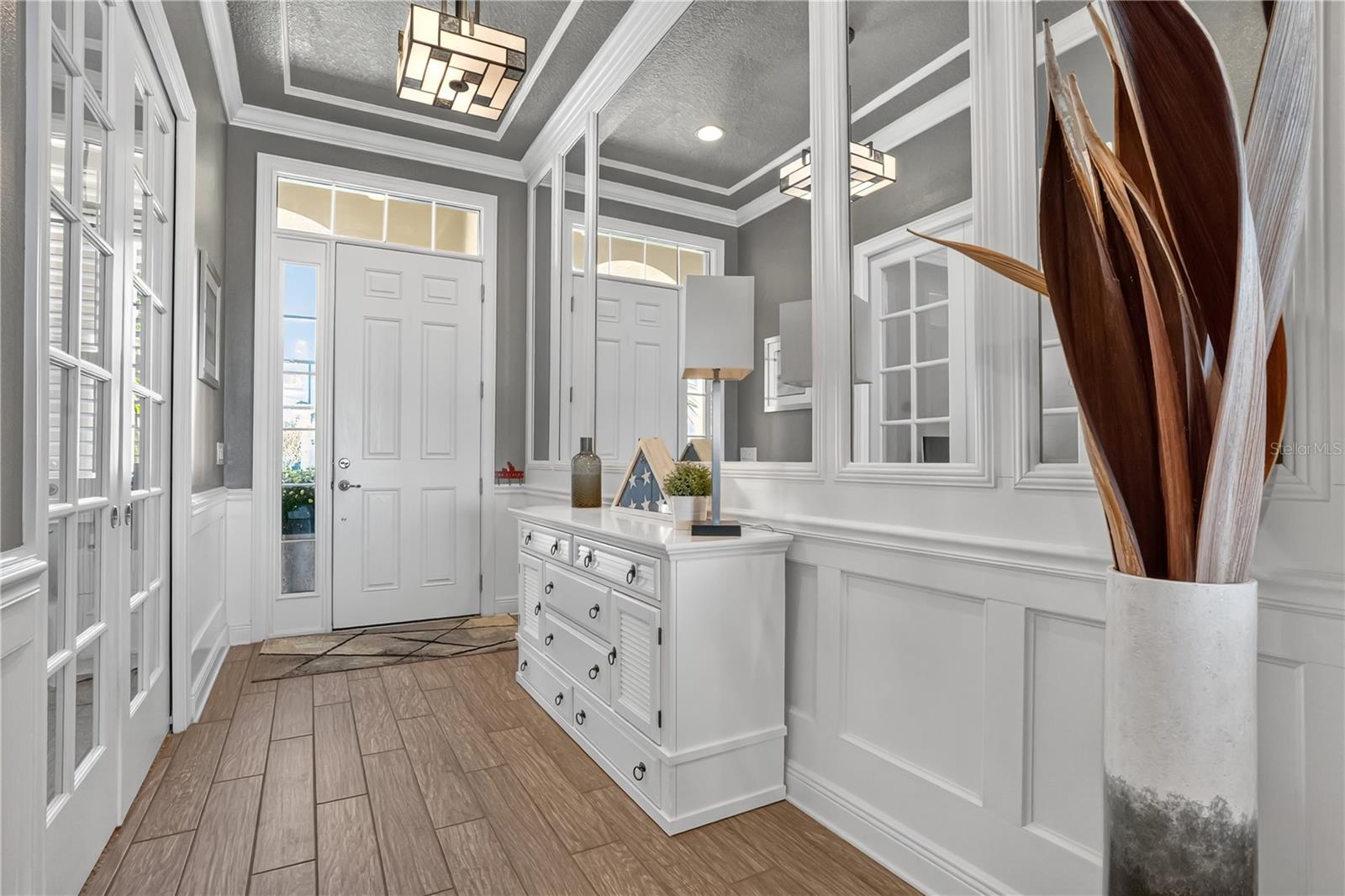 JOHNS LAKE POINTE THE OVERLOOK - Residential