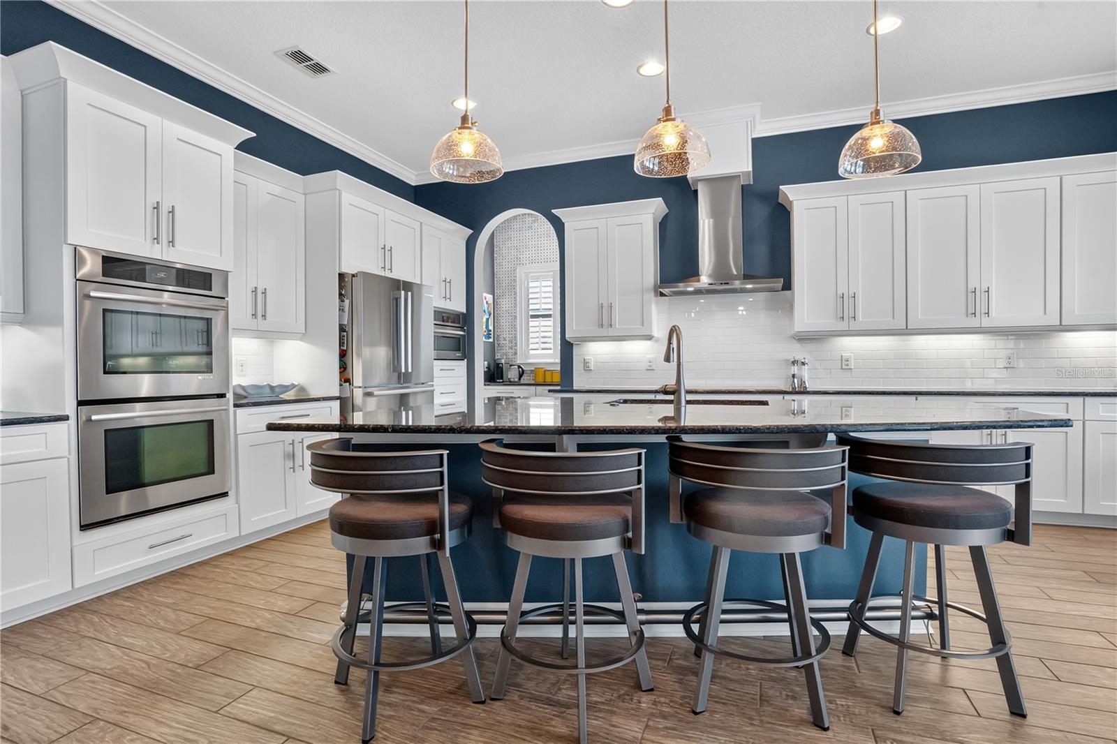 JOHNS LAKE POINTE THE OVERLOOK - Residential