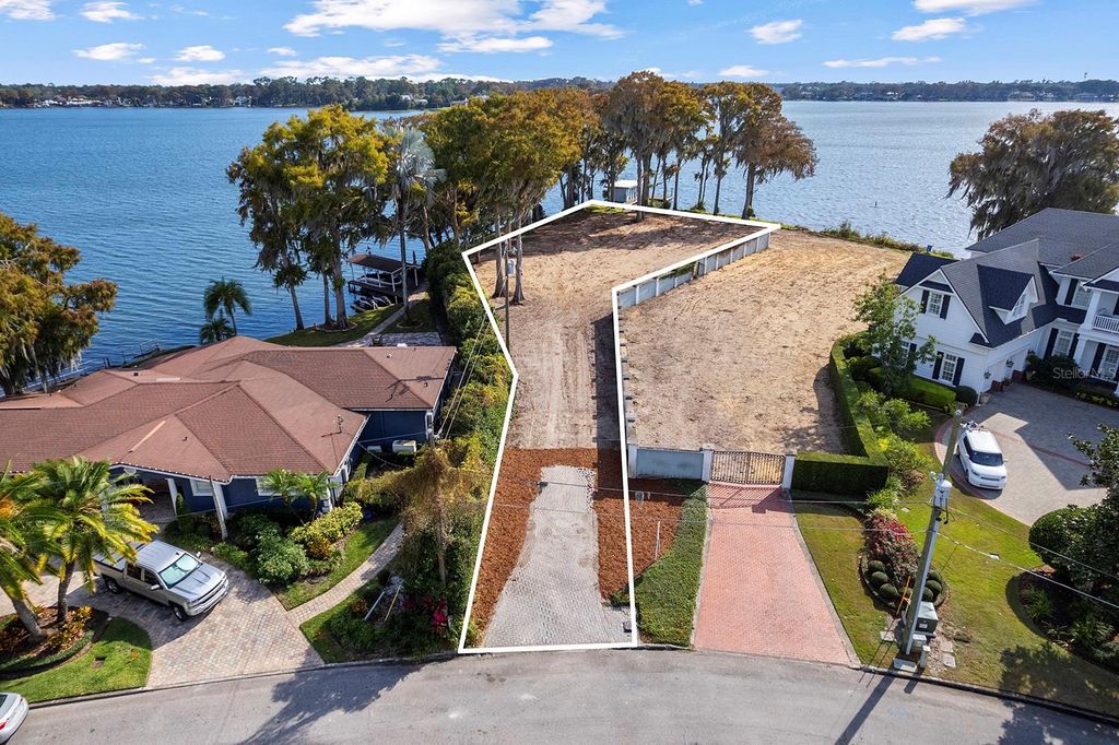 Photo of 127 Whitecaps Circle, Maitland, FL 32751 (MLS # O6367169)