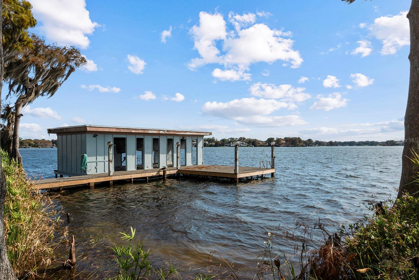 HOLLIEANNA SHORES 1ST ADD - Land