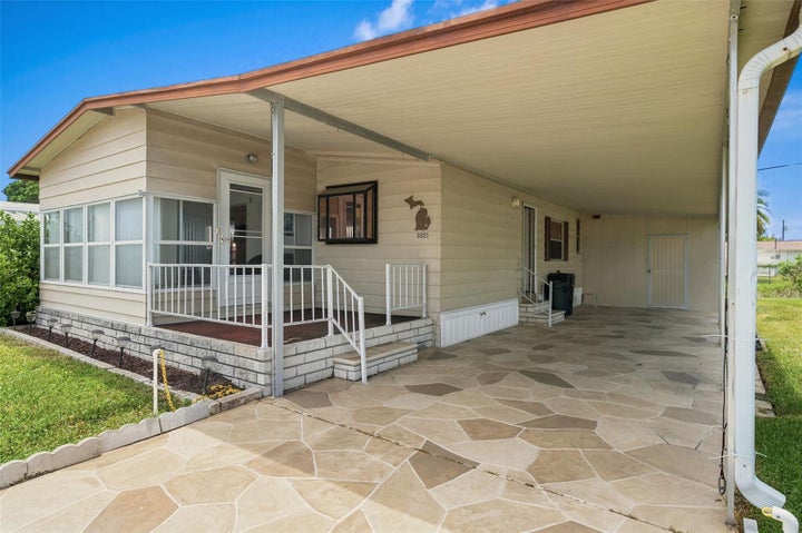 Photo 1 of 21 — 3321 CHATFORD DRIVE, HOLIDAY, FL 34690