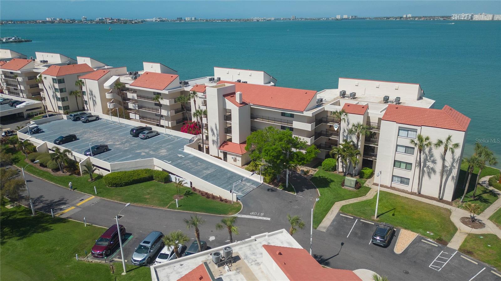 LA PUERTA DEL SOL CONDO - Residential