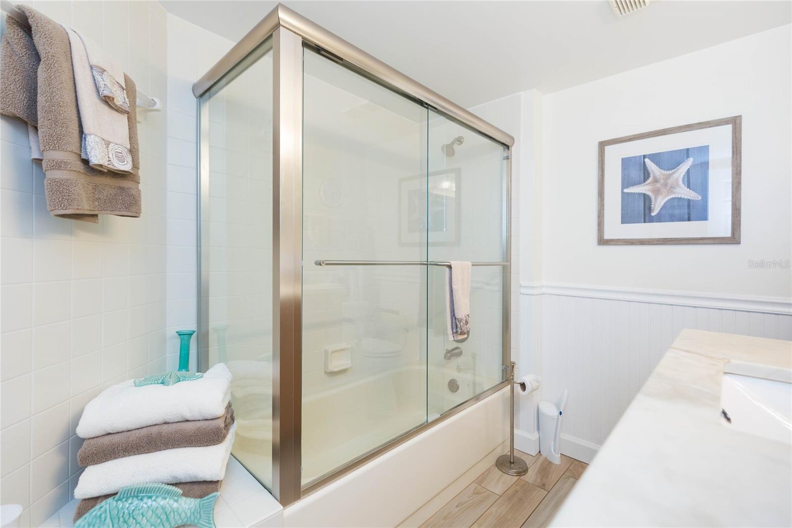 LA PUERTA DEL SOL CONDO - Residential