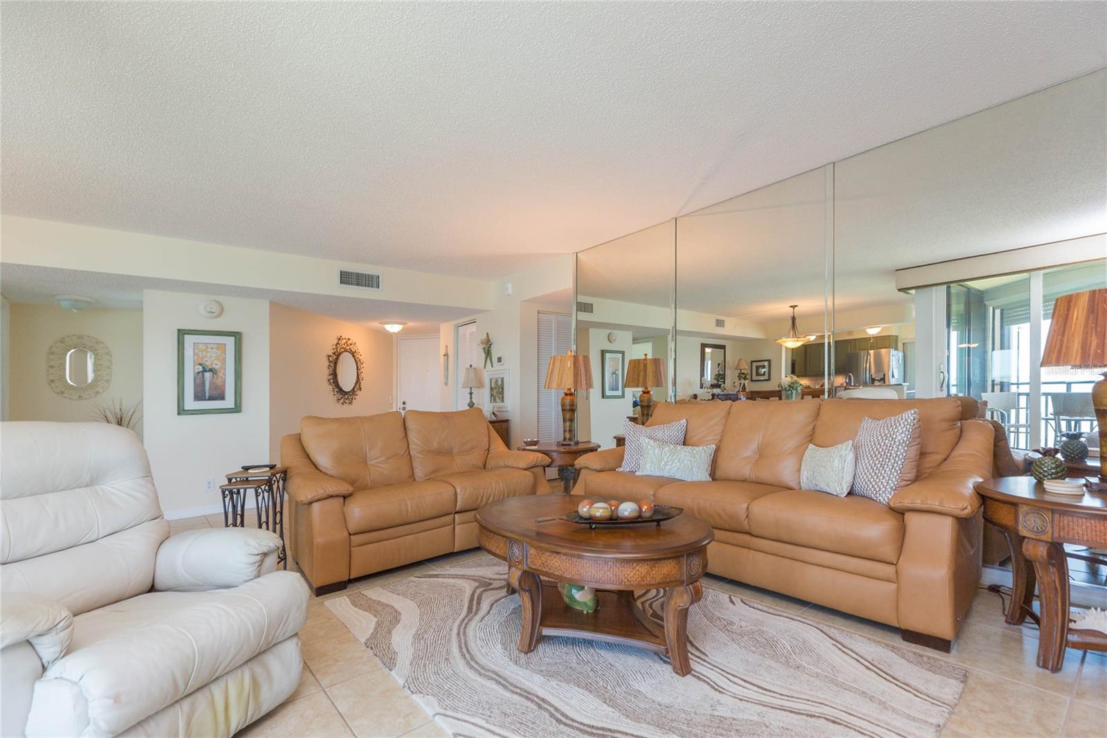 LA PUERTA DEL SOL CONDO - Residential