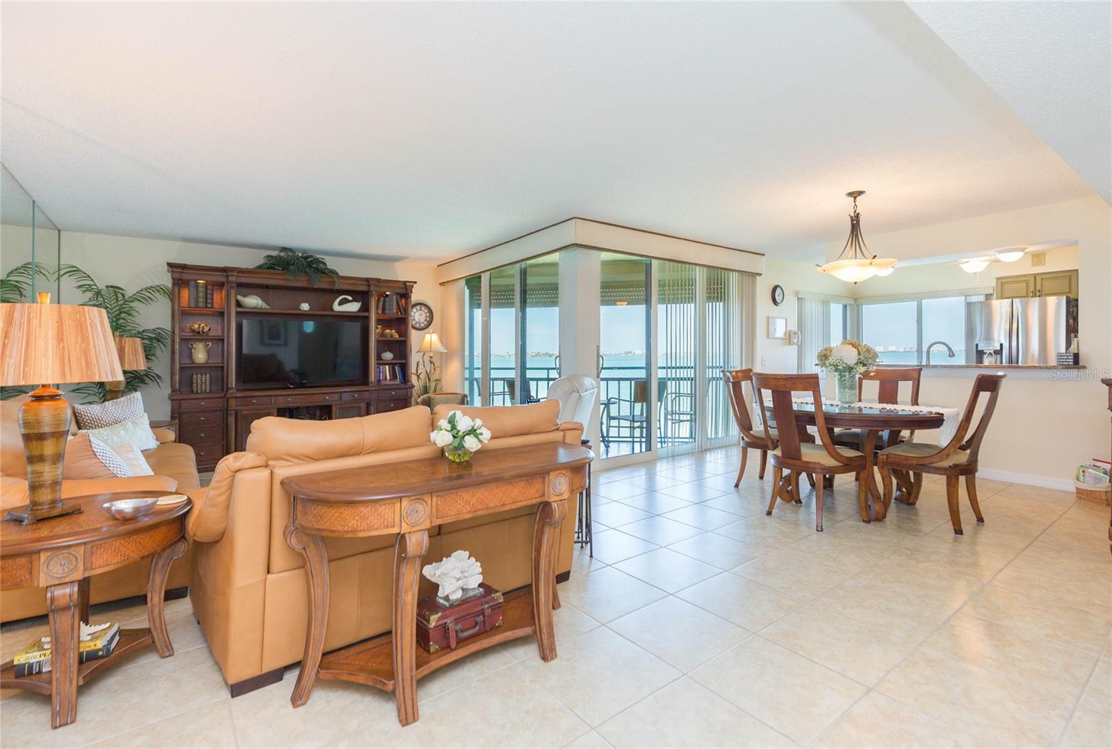 LA PUERTA DEL SOL CONDO - Residential