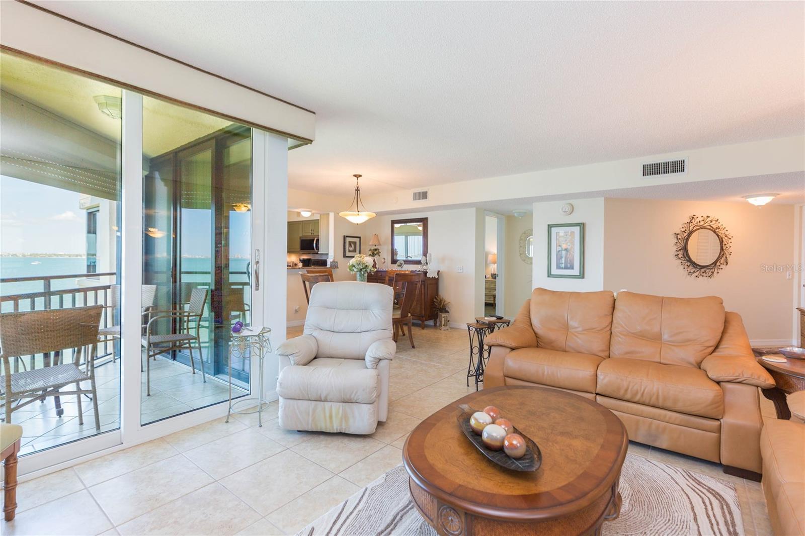 LA PUERTA DEL SOL CONDO - Residential