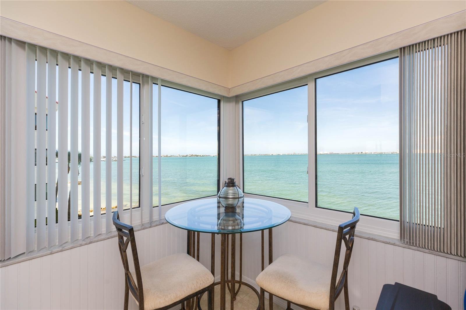 LA PUERTA DEL SOL CONDO - Residential