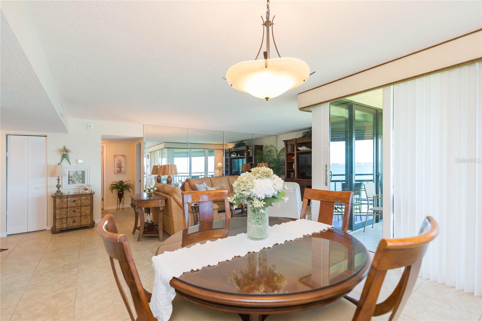 LA PUERTA DEL SOL CONDO - Residential