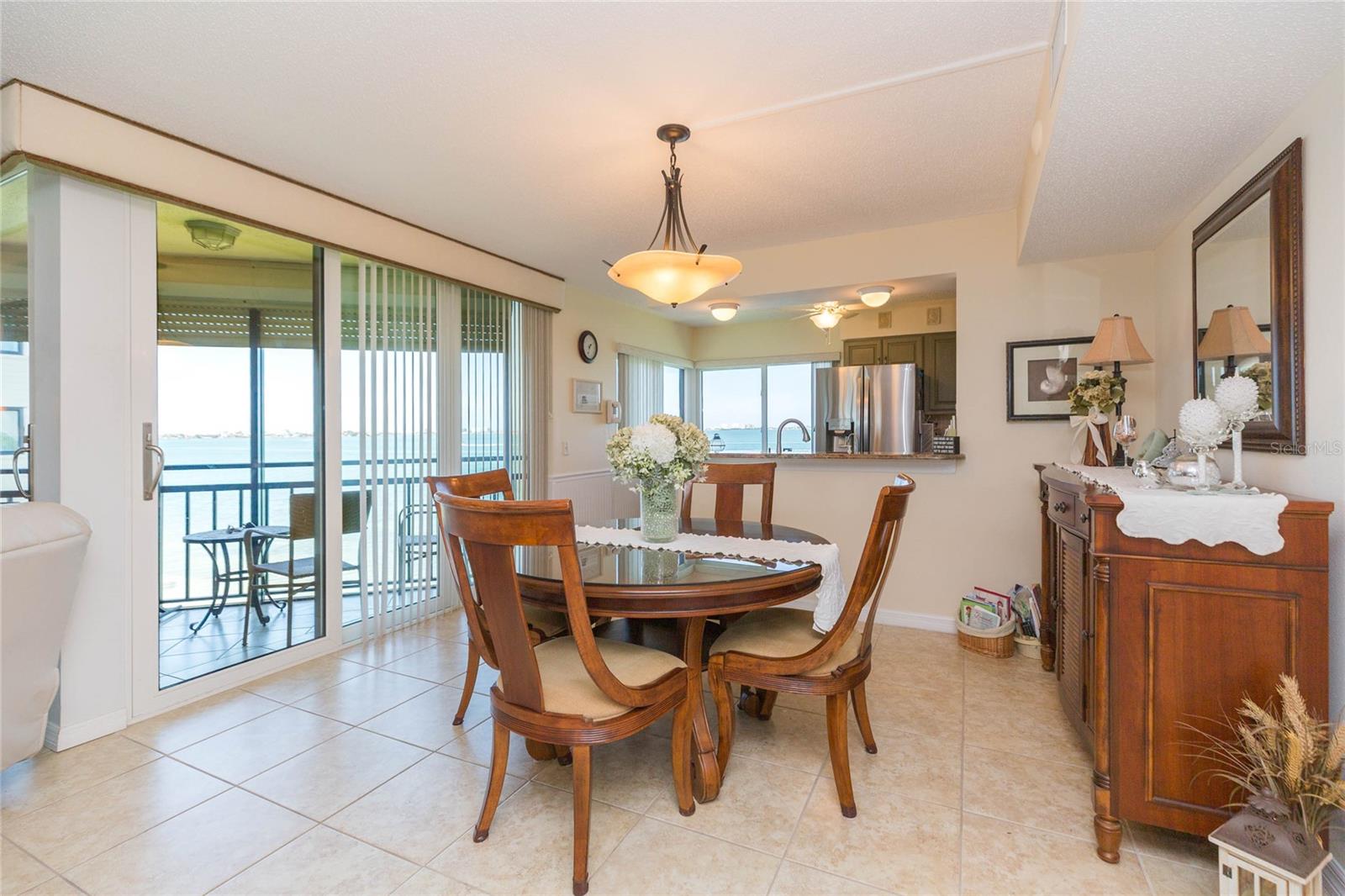 LA PUERTA DEL SOL CONDO - Residential