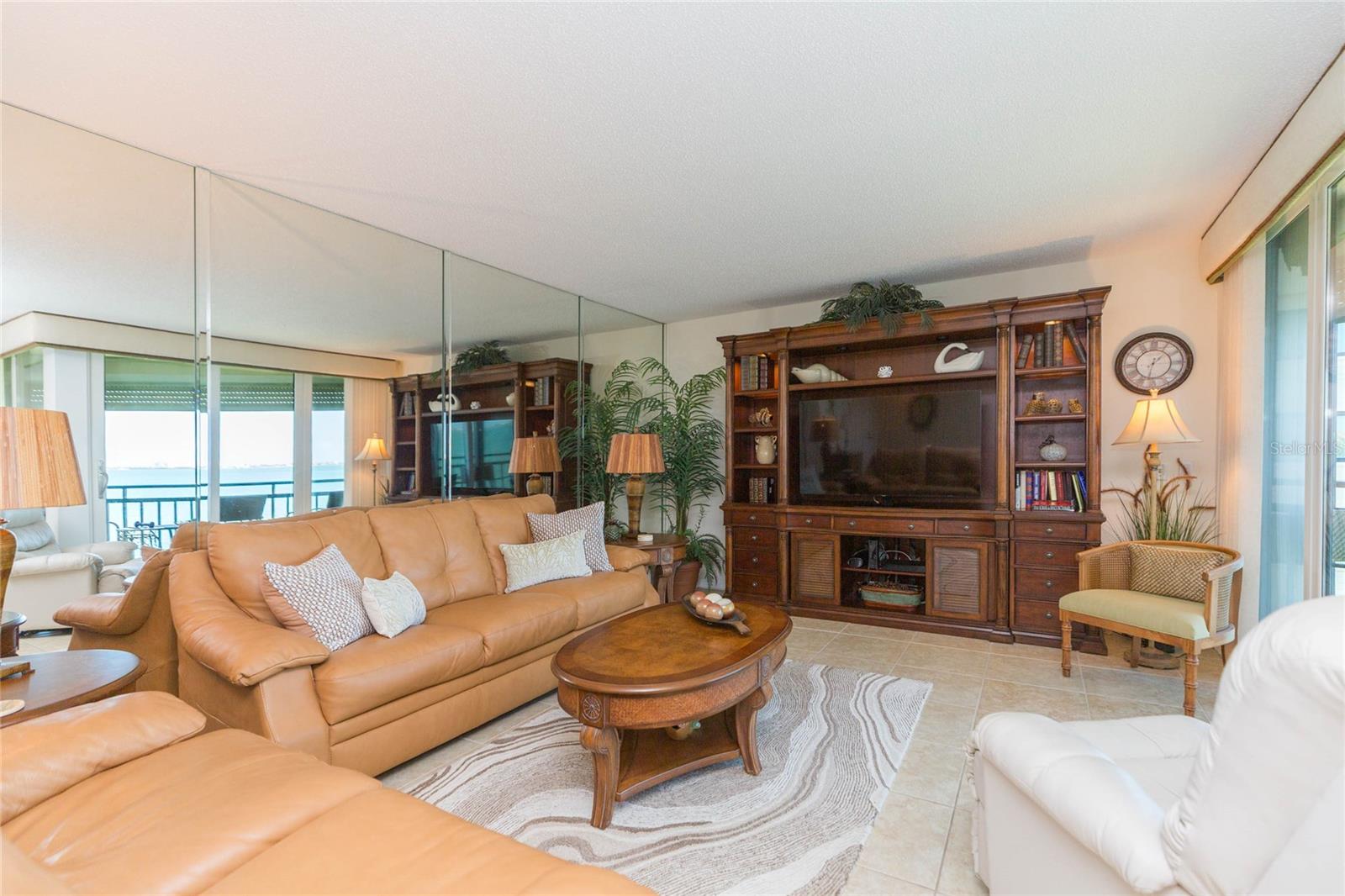 LA PUERTA DEL SOL CONDO - Residential