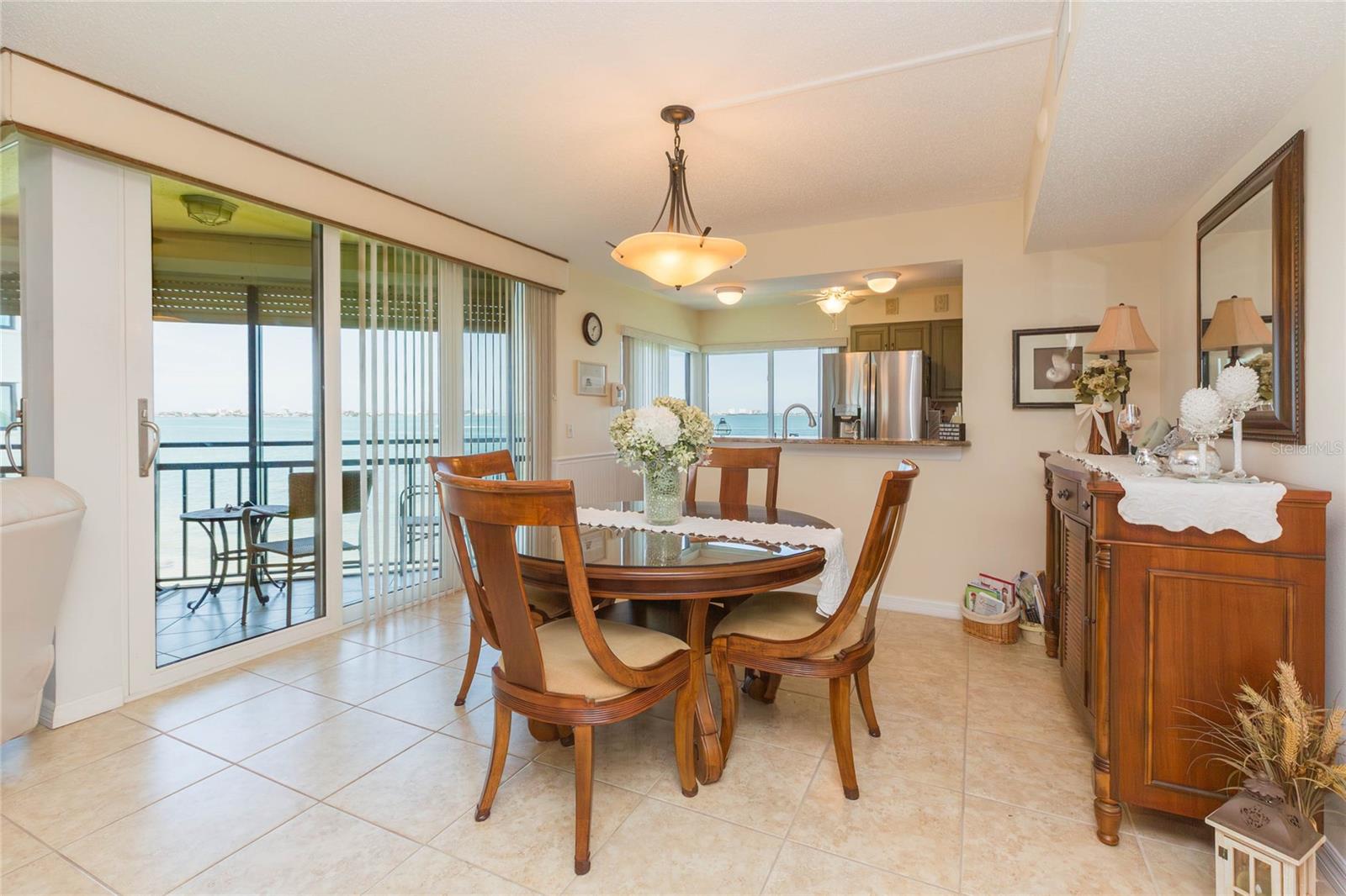 LA PUERTA DEL SOL CONDO - Residential