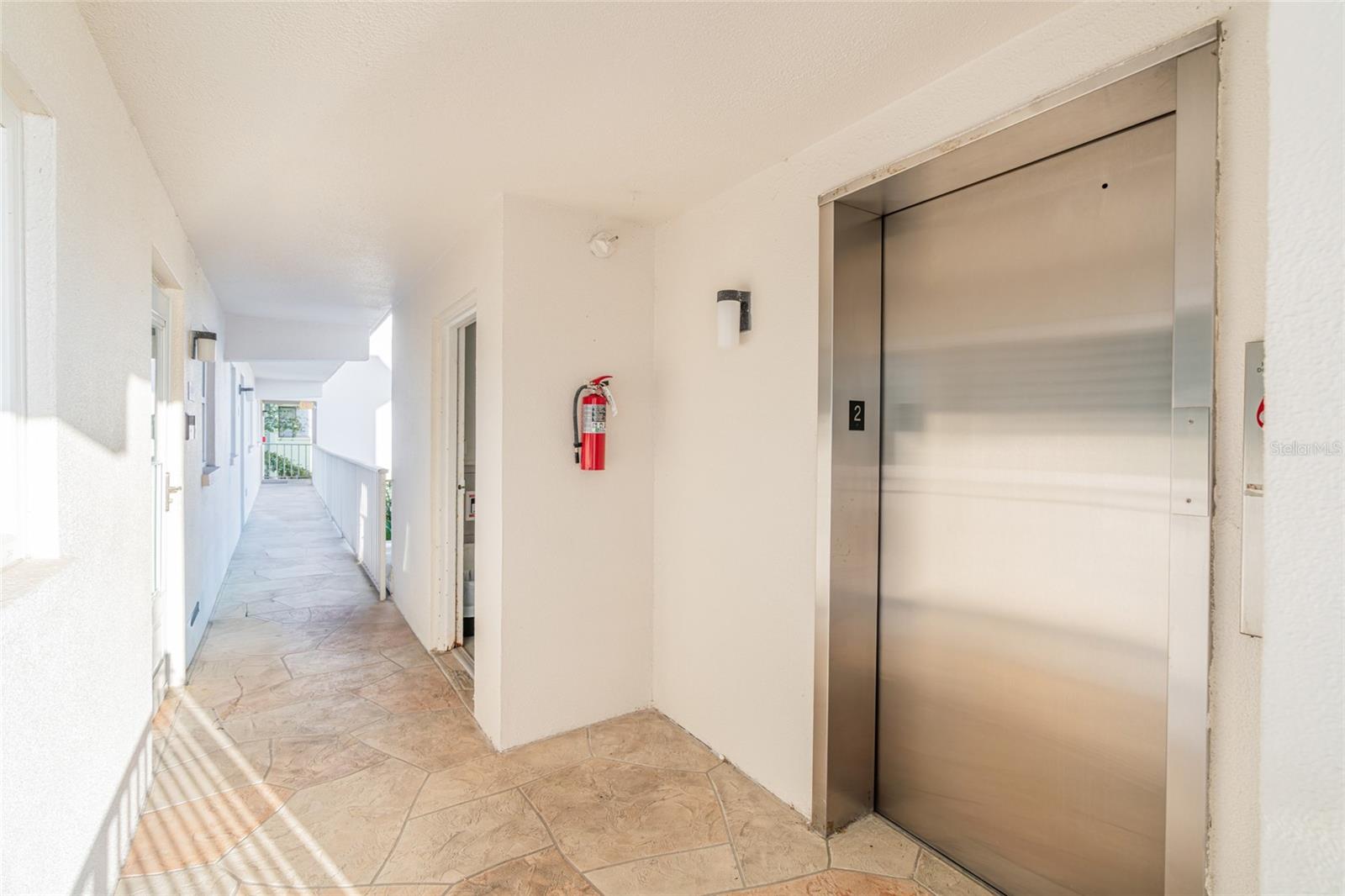 VISTA HERMOSA - Residential