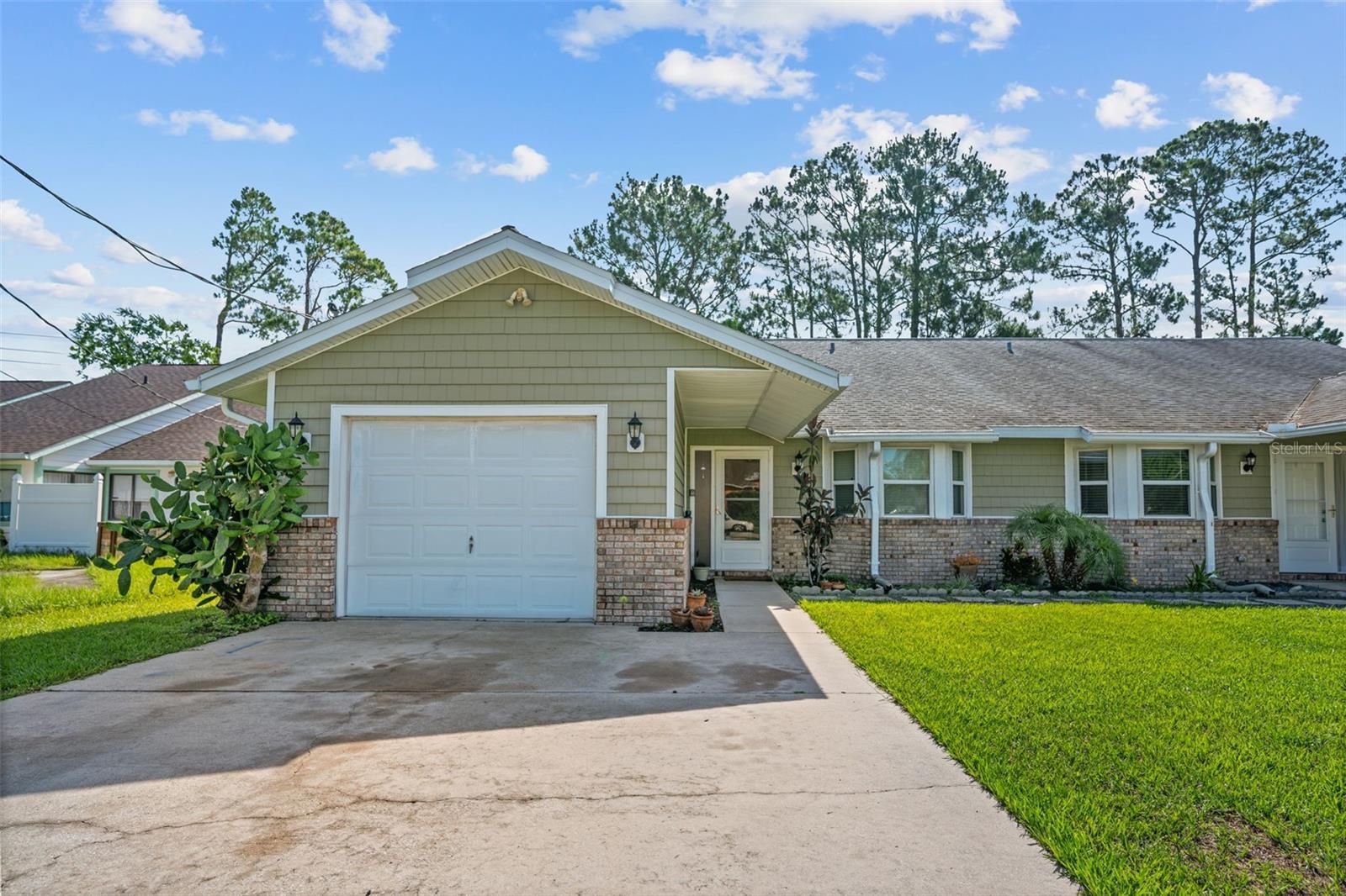 152 FENIMORE LANE A & B