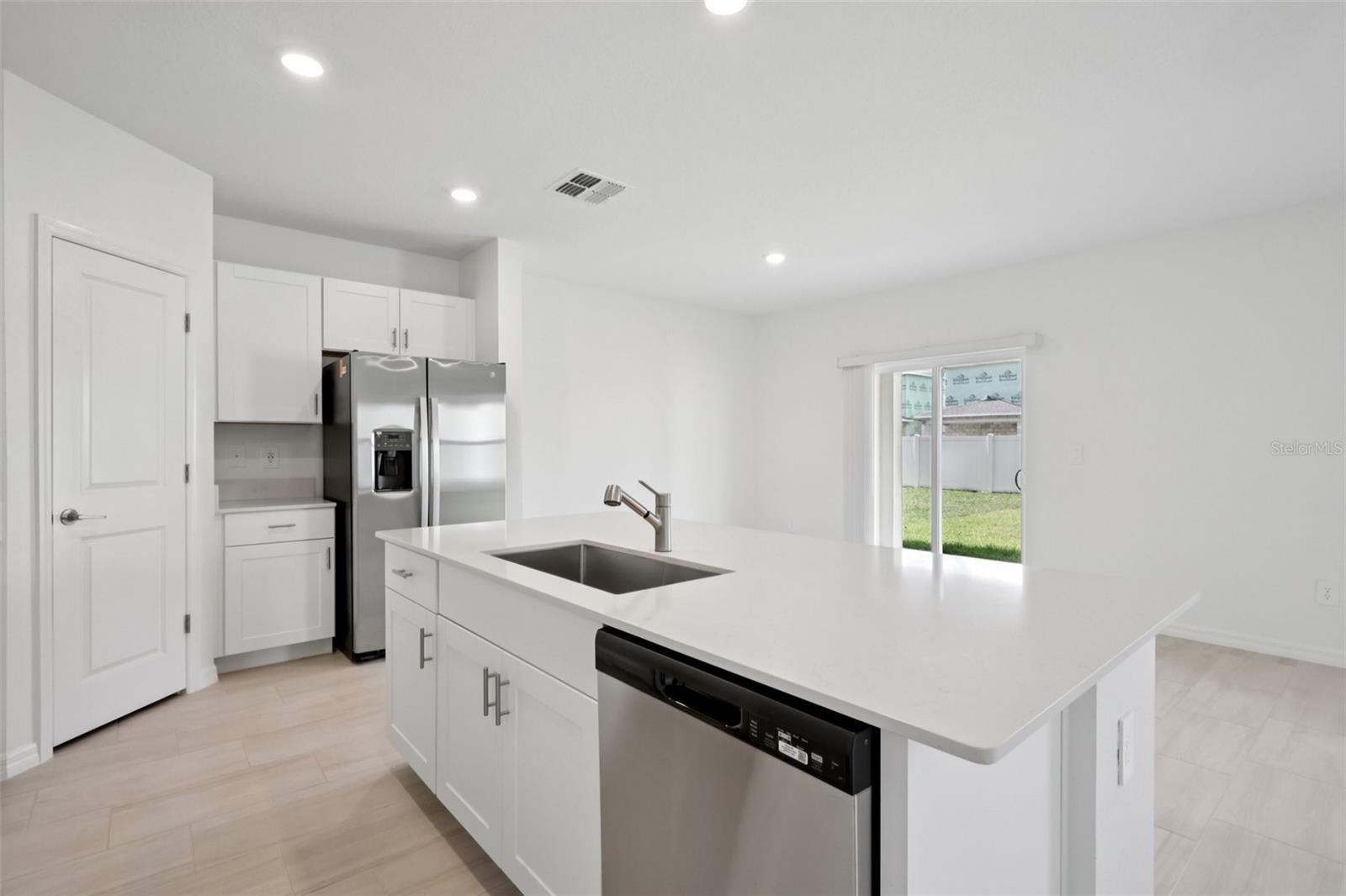 ACACIA FIELDS - Residential Lease