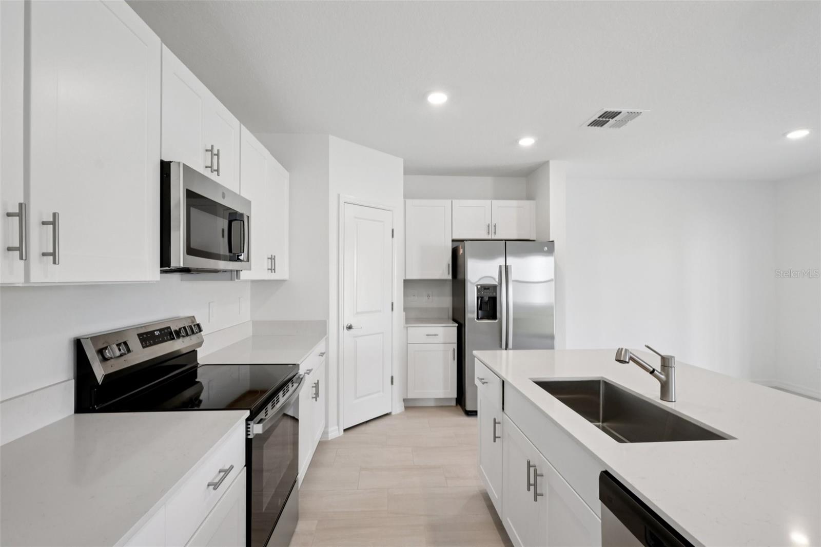 ACACIA FIELDS - Residential Lease