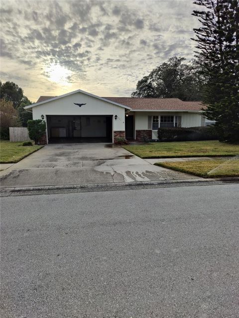 A home in LONGWOOD