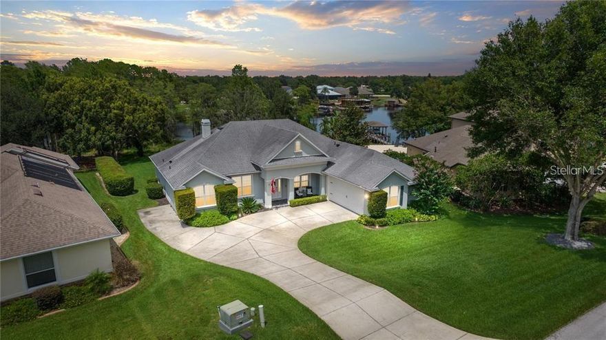 Exclusive Rental in Preston Cove – Clermont, Florida ?
Experience elegance and privacy in this unique residence located in the sought-after Preston Cove community. With spacious interiors, high ceilings, and luxury finishes, this home perfectly blends modern comfort with Clermont’s natural charm.

Key Features:

4 bedrooms + 3 full bathrooms

Gourmet kitchen with quartz countertops & stainless steel appliances

Open-concept living and dining areas with abundant natural light

Master suite with spa-style bathroom and walk-in closet

Private patio ideal for entertaining

?? Community & Lifestyle:

Private access to Lake Crescent dock with picnic area

Peaceful and exclusive neighborhood

Close to parks, trails, shops, and dining in Clermont

Easy access to major highways toward Orlando and Winter Garden

?? Rental Price: $5,000/month – Exclusive & Available Now