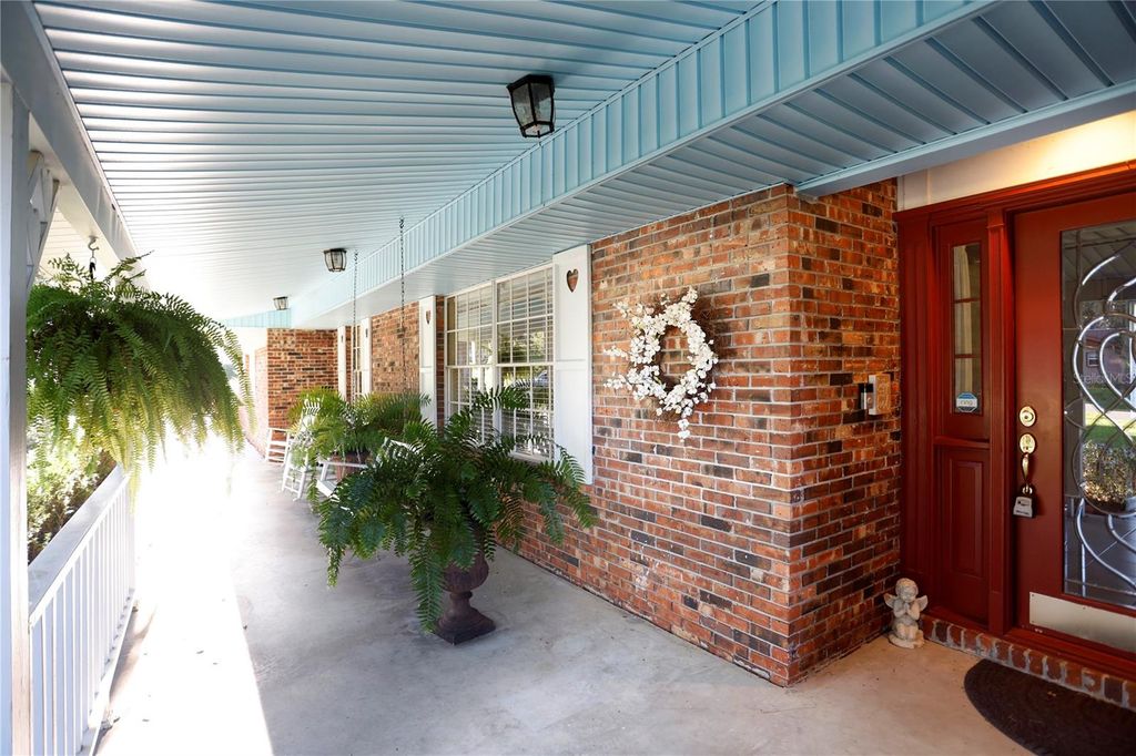 Photo of 23378 Eppley Drive, Brooksville, FL 34601 (MLS # W7880183)