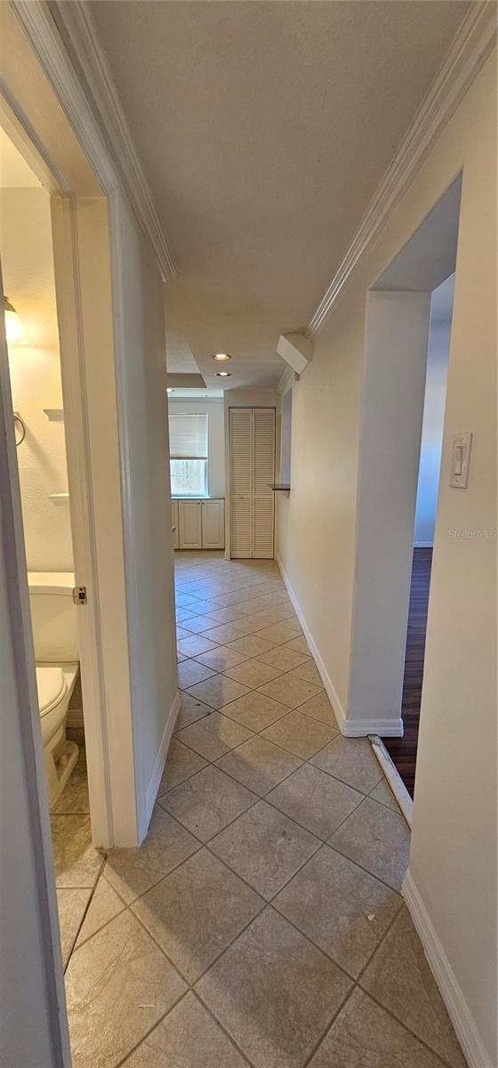 HANOUSEK F E & M M - Residential Lease