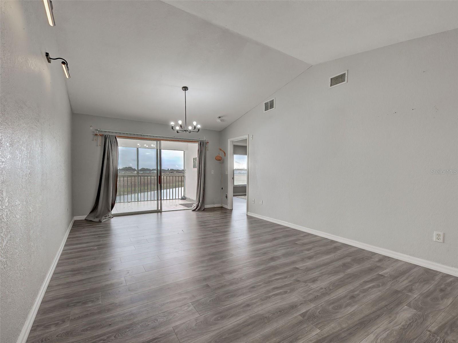 LINKSIDE - Residential