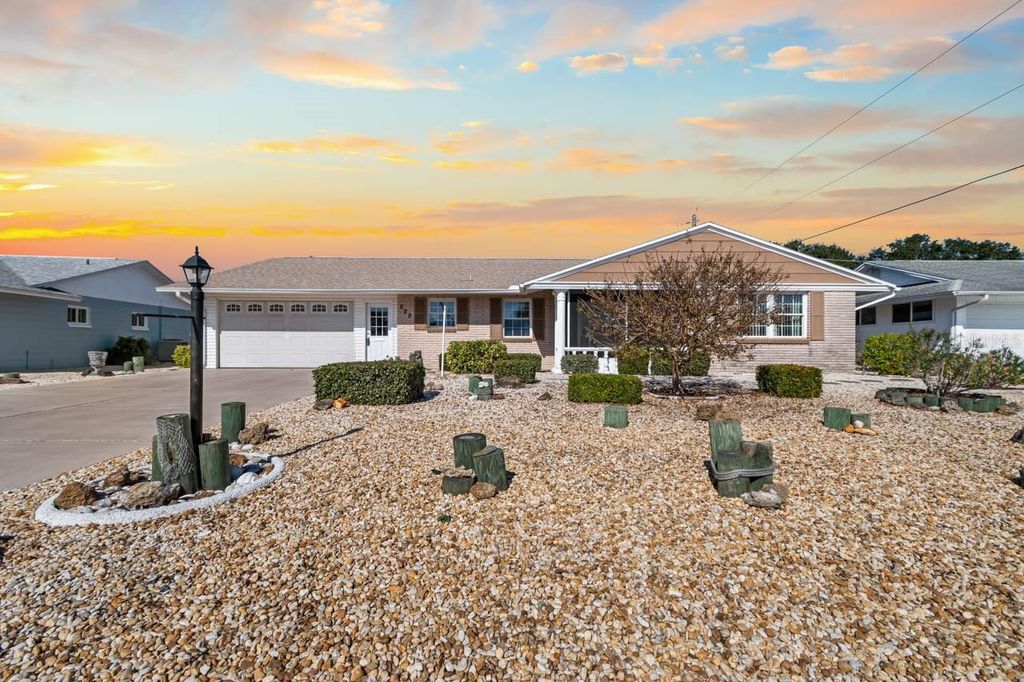 Photo of 829 Fox Hills Drive, Sun City Center, FL 33573 (MLS # TB8451164)