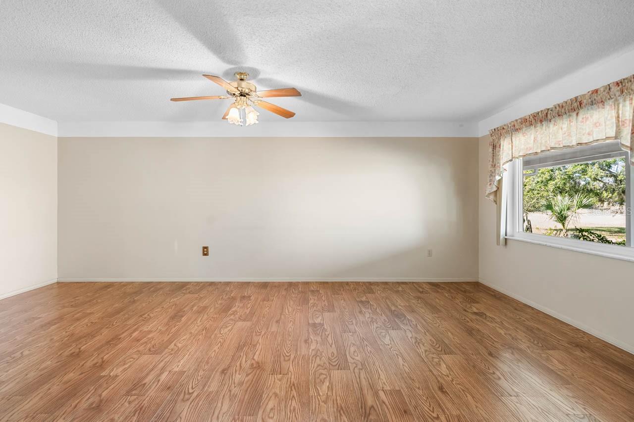 DEL WEBBS SUN CITY FLORIDA UN - Residential