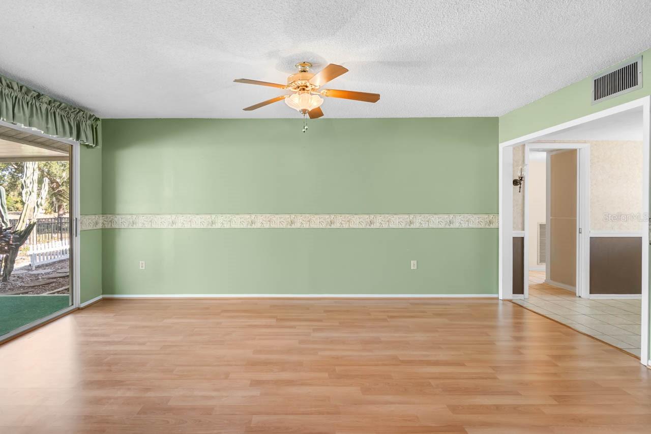 DEL WEBBS SUN CITY FLORIDA UN - Residential