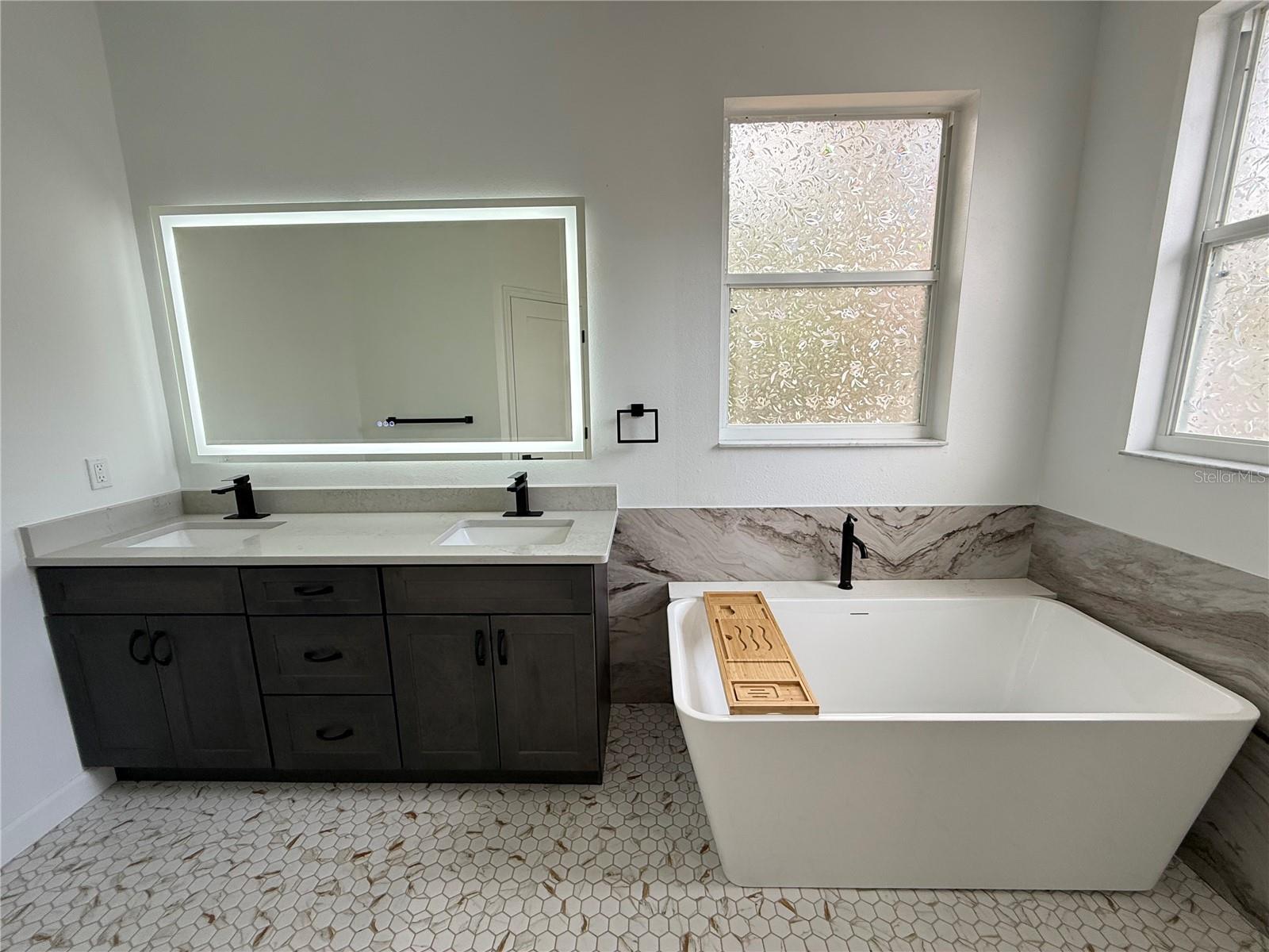 BRIDGE WATER - Residential Lease