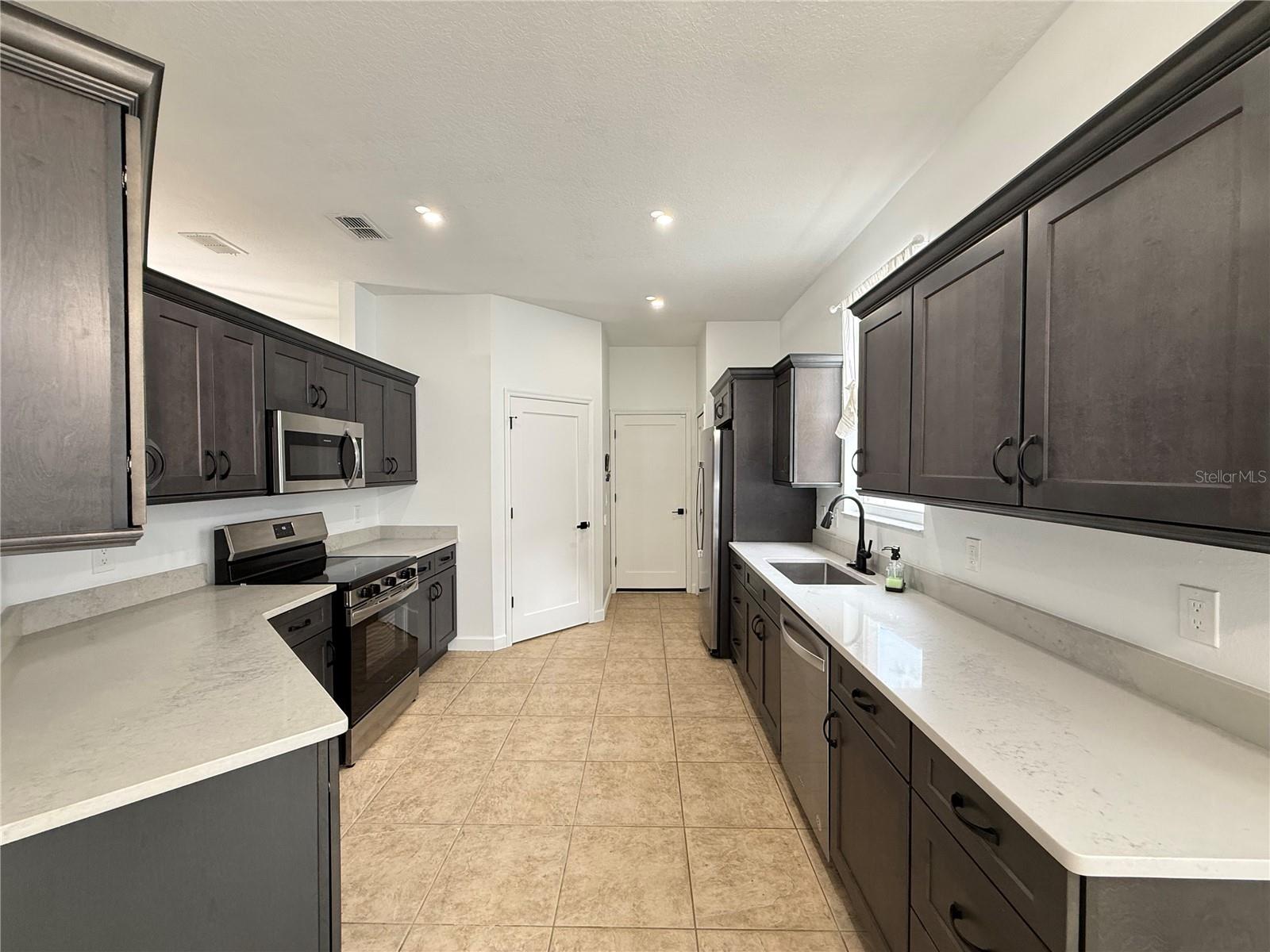 BRIDGE WATER - Residential Lease