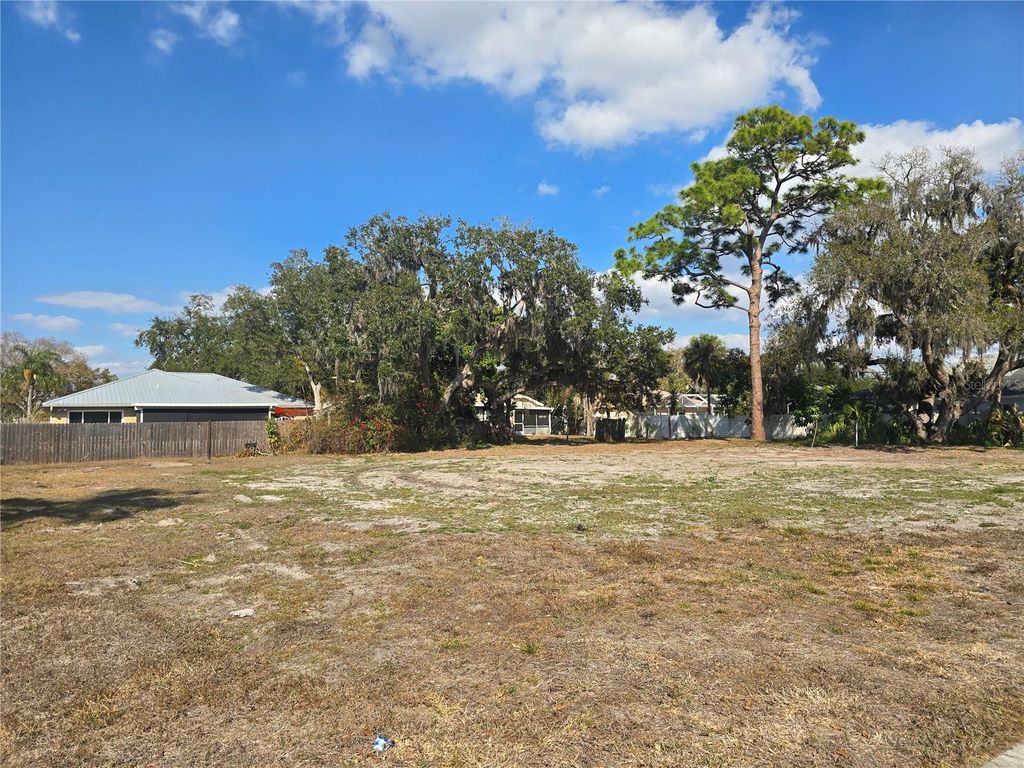 Photo of 7219 Mauna Loa Boulevard, Sarasota, FL 34241 (MLS # A4682700)