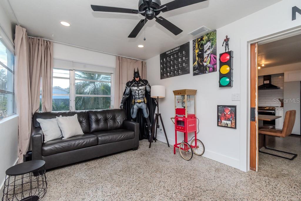 BURNS F J REALTY COS REV - Residential Lease