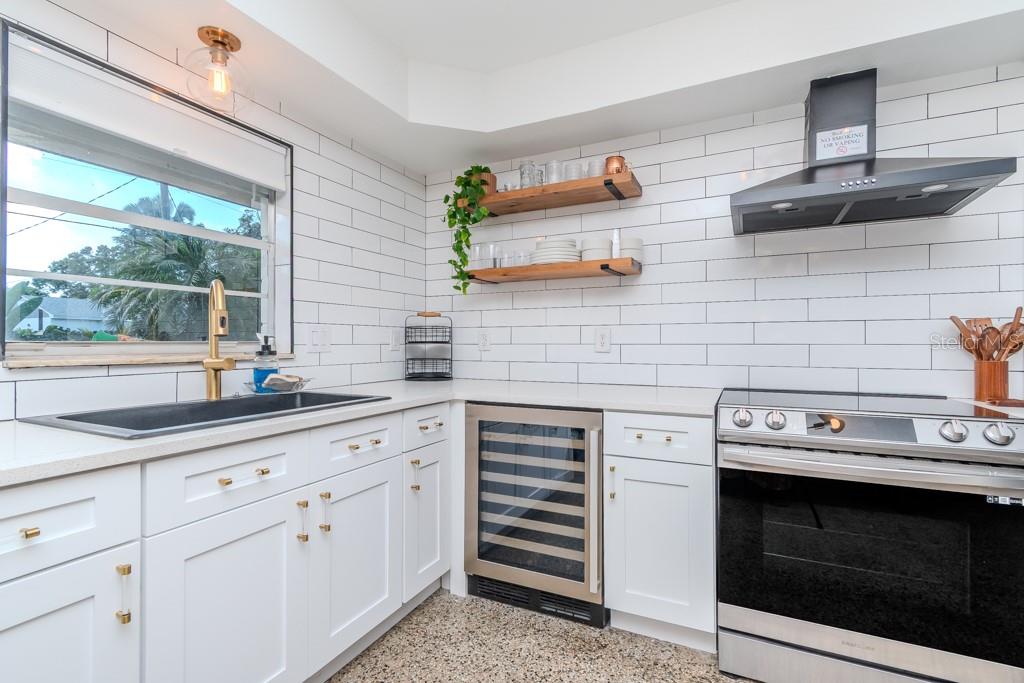 BURNS F J REALTY COS REV - Residential Lease