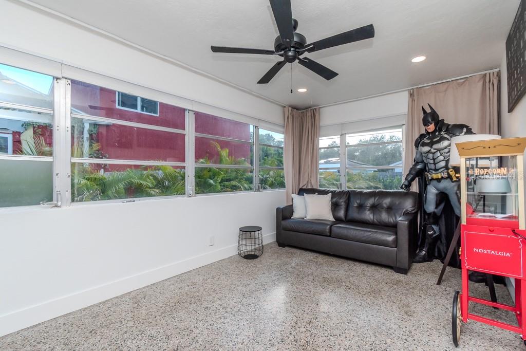 BURNS F J REALTY COS REV - Residential Lease